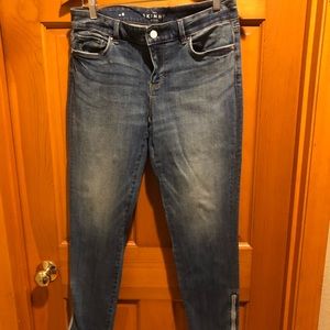 Skinny Jeans with Zipper Detail